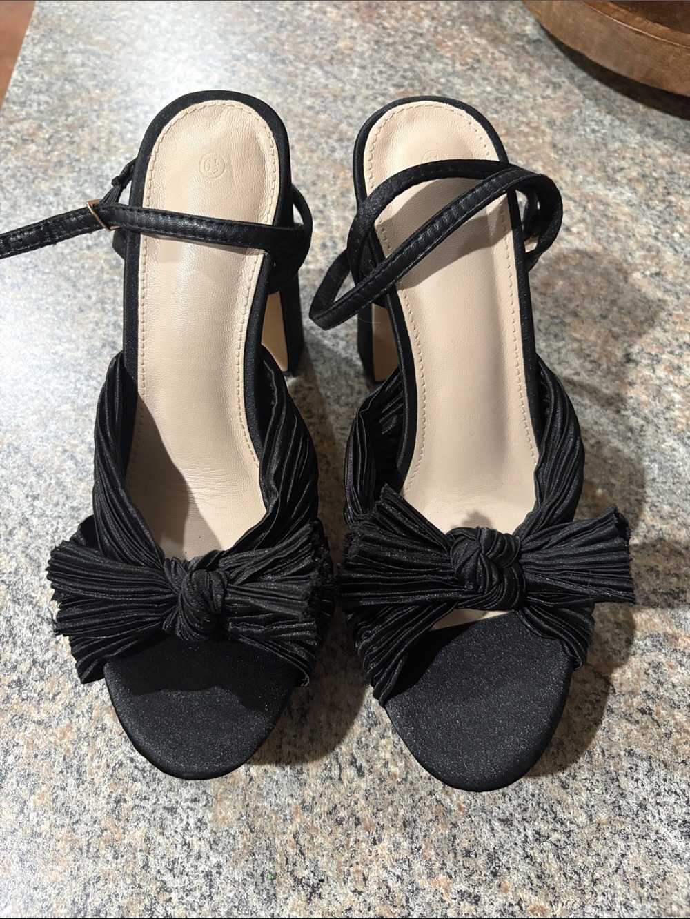 Amazon Black Knot Front Slingback Heels